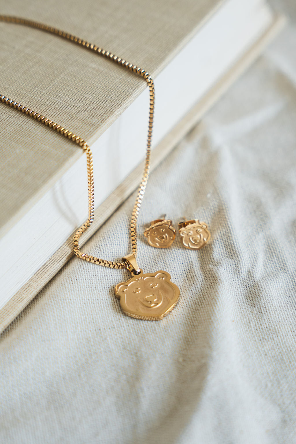 Winnipeg Sea Bears Gold Studs